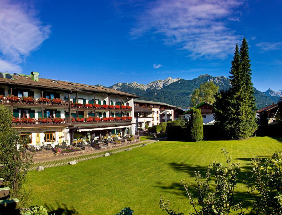 Parkhotel Wallgau 4 Sterne Superior Alpenjuwel Mit Spa Genuss, Golf & Wellness In Der Karwendel-Region Tradition Trifft Eleganz Im Stilvollen Rueckzugsort Стая снимка